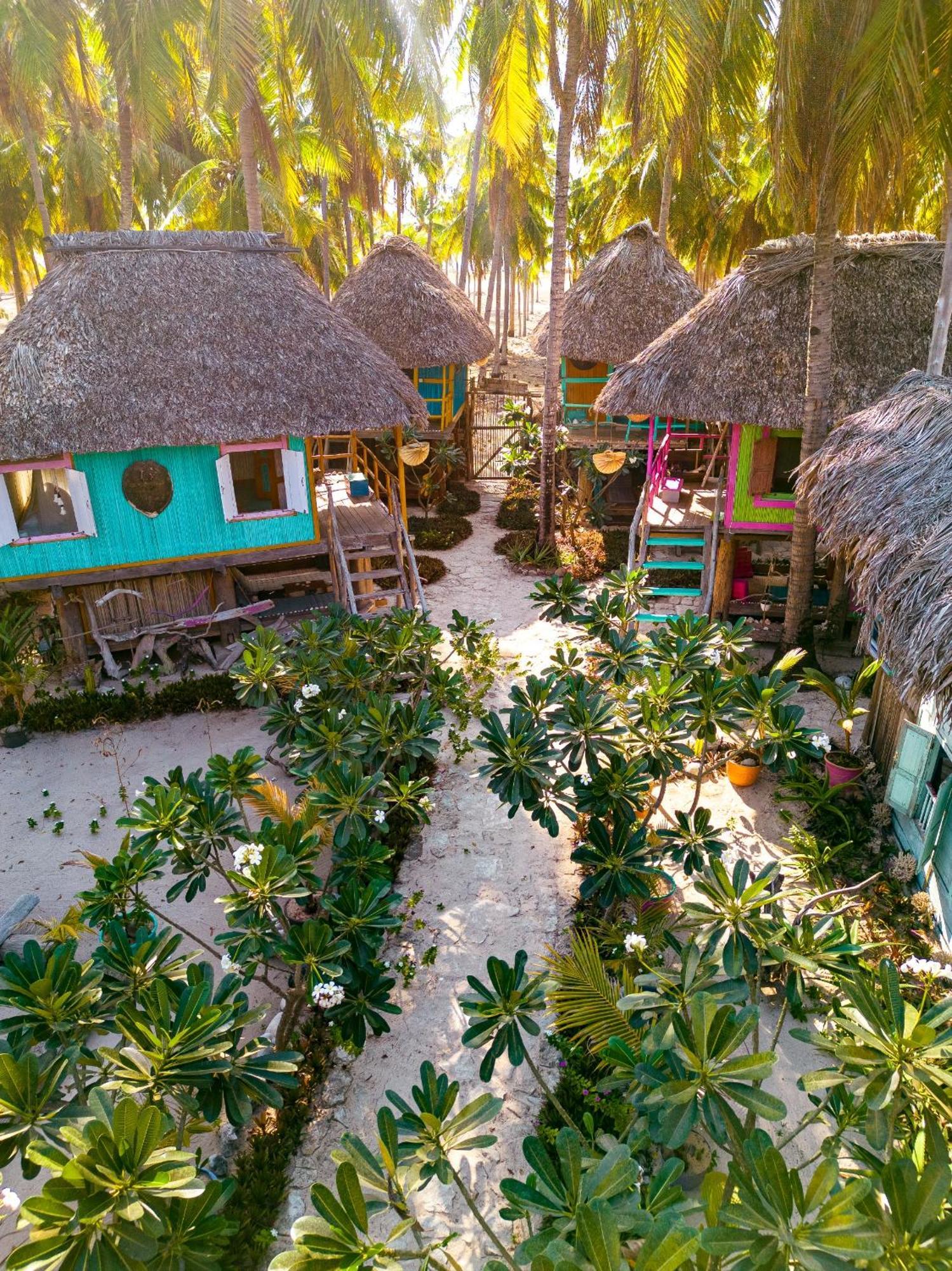 Cocokabanasrote Apartment Nembrala Exterior photo